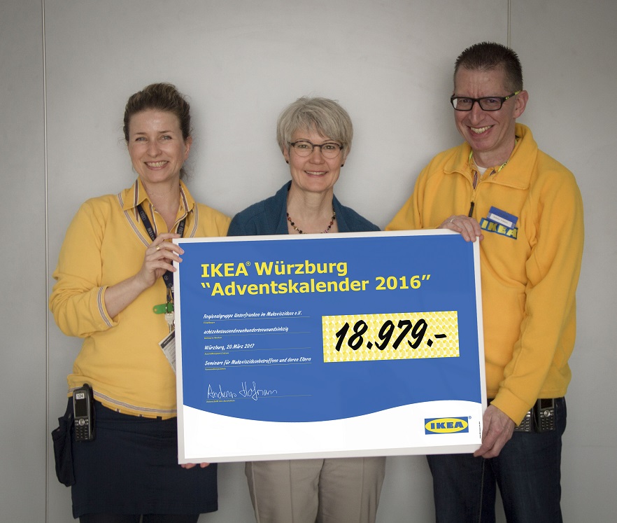 Spendenübergabe durch IKEA